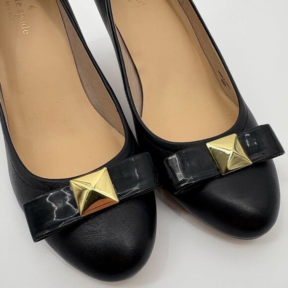 Kate spade | Black Leather Pumps with Gold Accent bow | 8.5 - Picture 3 of 7